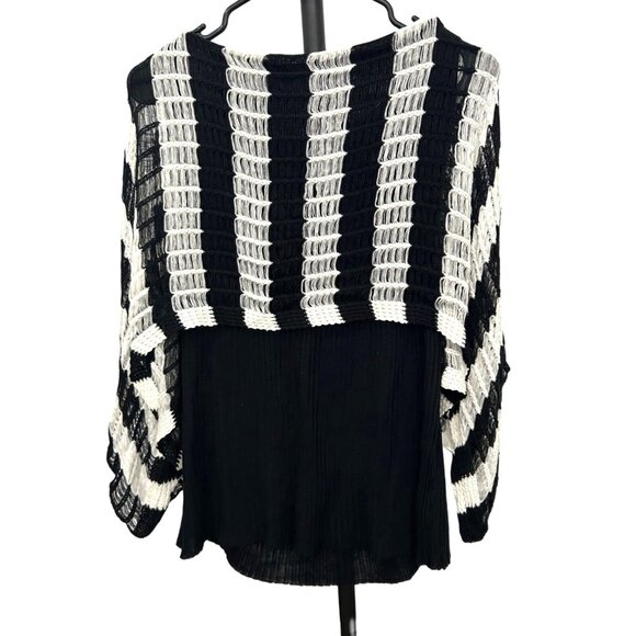 Kokomo Plus Size Black White Striped Knit Sweater Top Button Detail Sz 1X - Picture 2 of 9